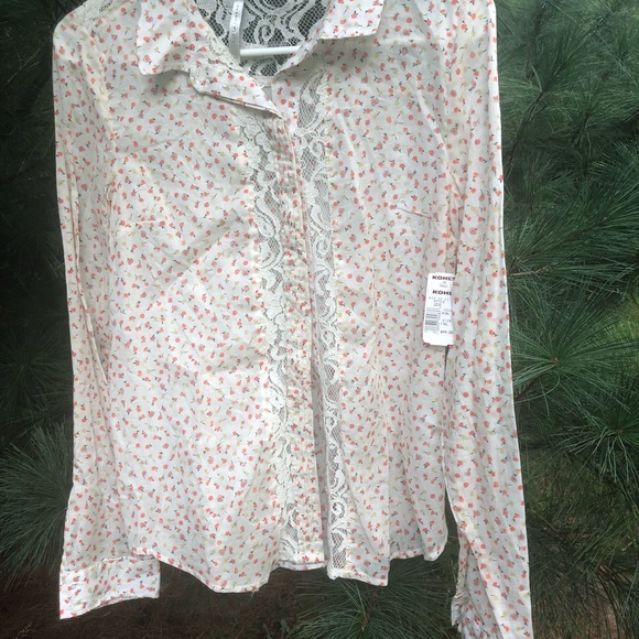 NWT. Vintage - lace/cotton button up shirt. - Picture 6 of 6